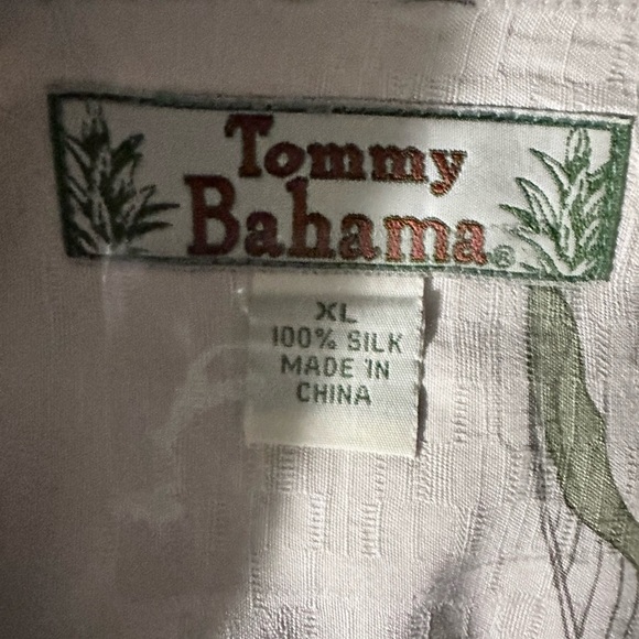Tommy Bahama 100% Silk Shirt XL Silk Hawaiian Short Sleeve - Picture 10 of 10